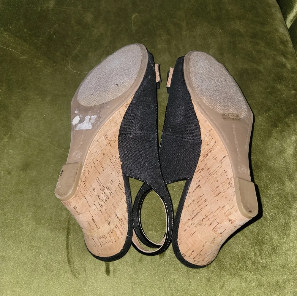 Misses sz 8.5 Tommy Hilfiger black Strap Cork wedge Heels open toe sandals.